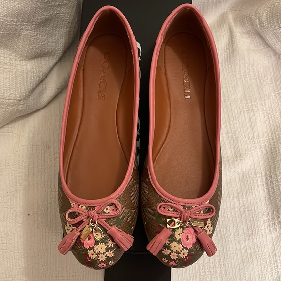 COACH- NWT- FG2563- signature floral ballet flat - size 6.5 - Picture 3 of 11